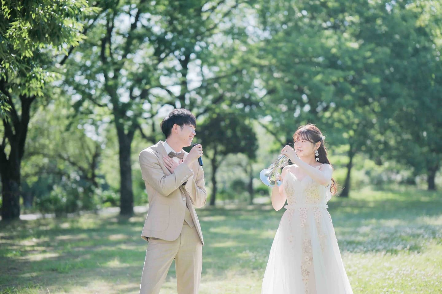 庄内緑地公園でカジュアルに撮影するドレス前撮り